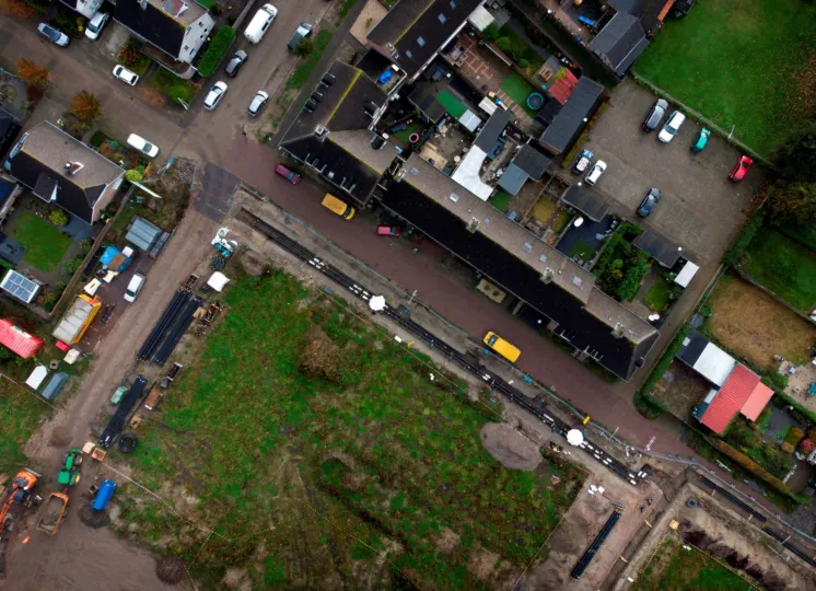 Bovenaanzicht van de aanleg van een warmtenet